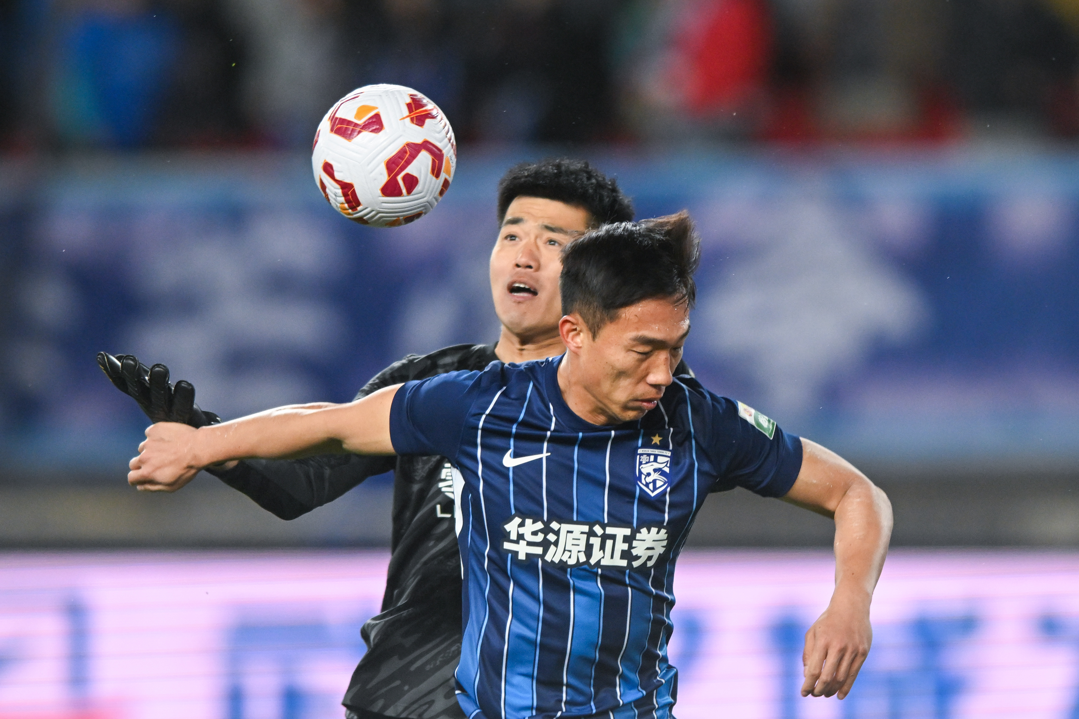 国内足球联赛：天津泰达险胜武汉三镇，拿到积分的简单介绍