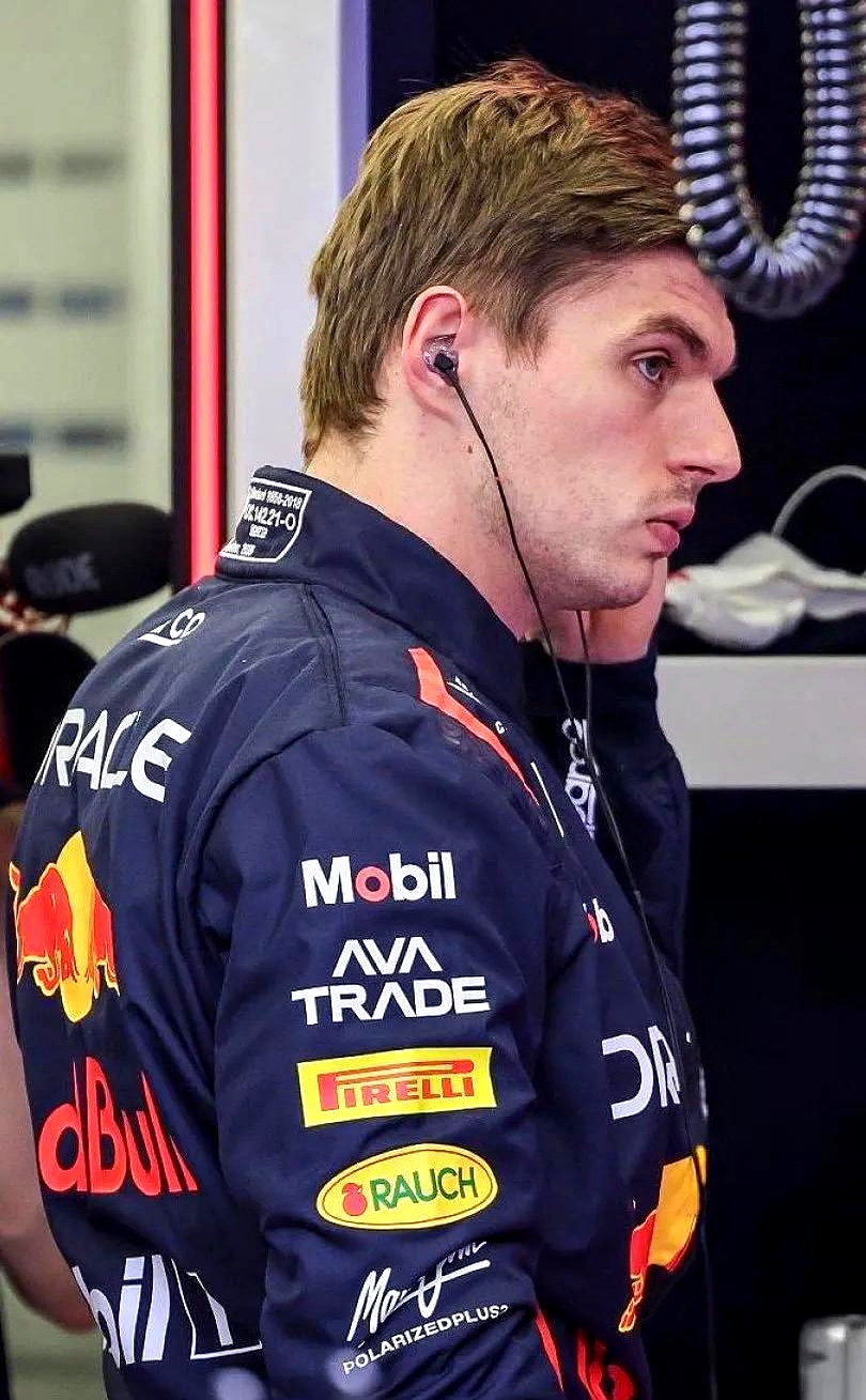 关于红牛车队绝杀红牛二队，维斯塔潘高光表现的信息