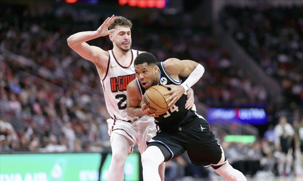 雄鹿完胜山西队,乔治扛起全队的简单介绍 雄鹿完胜山西队,乔治扛起全队的简单介绍