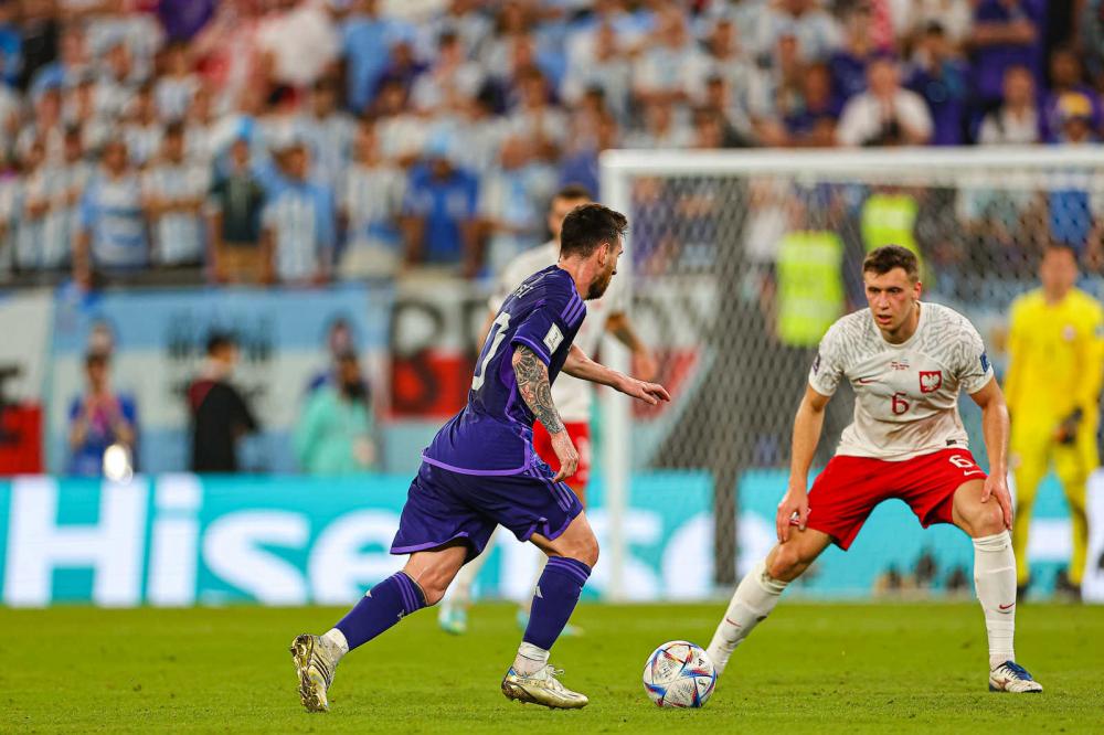 韩国队力克波兰队，奥恰洛夫统治全场