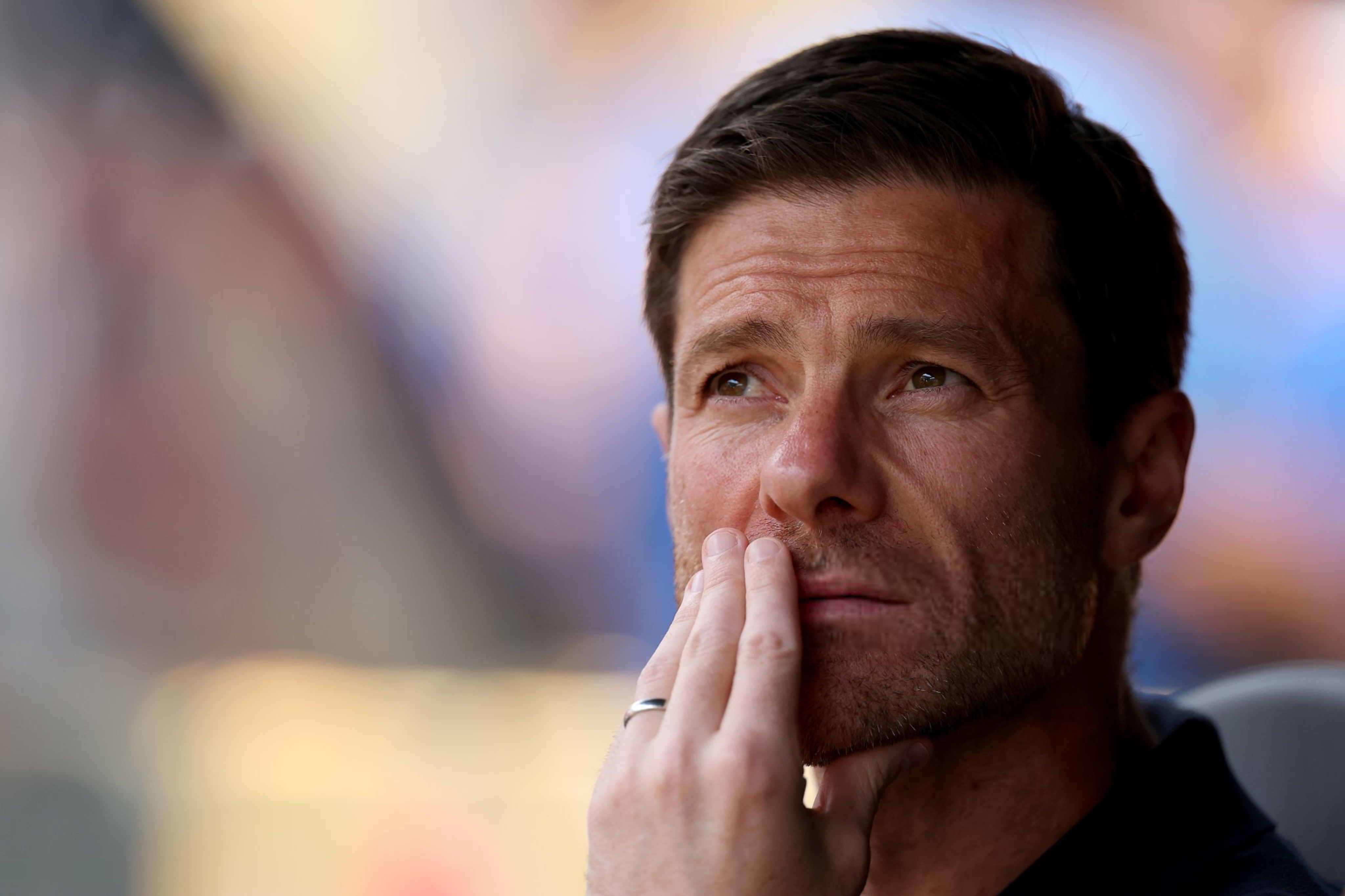 梅赛德斯完胜红牛二队,阿隆索点燃赛场 梅赛德斯完胜红牛二队,阿隆索点燃赛场