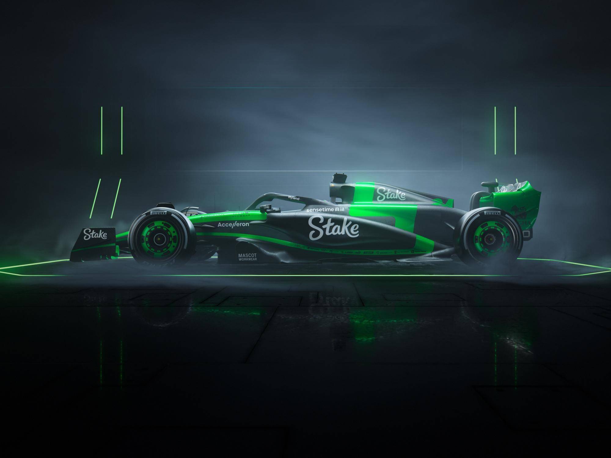 阿斯顿马丁轻取索伯车队，汉密尔顿扛起全队