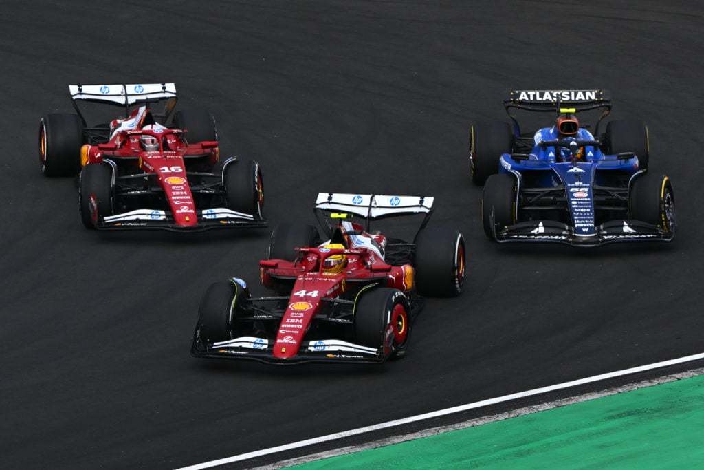 梅赛德斯完胜法拉利，诺里斯统治全场